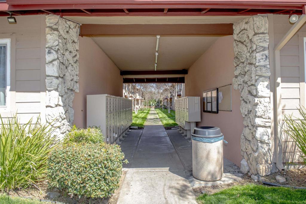 9733 Winter Gardens Boulevard 36