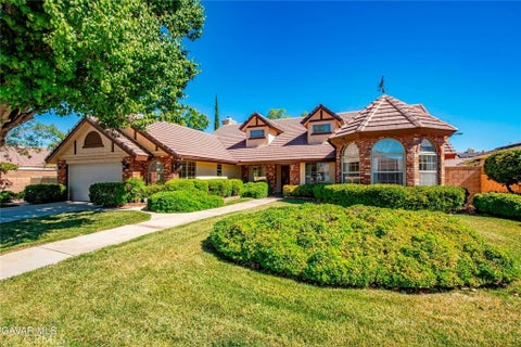 Photo of 3803 W Avenue J15, Lancaster, CA 93536 (MLS # SR26147196)