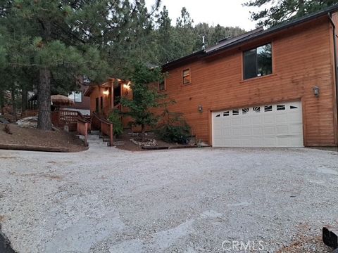 Photo of 1613 Lassen Way, Pine Mountain Club, CA 93222 (MLS # SR25281281)