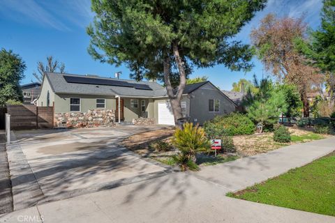 7113 Encino Avenue Lake Balboa CA 91406