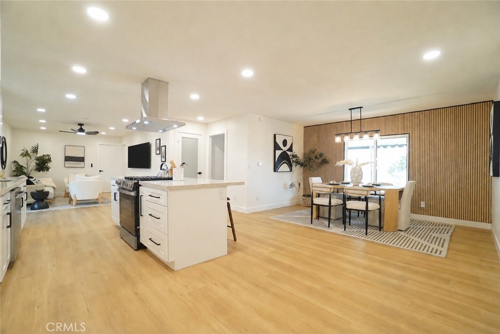 1245 W Cienega Avenue 183
