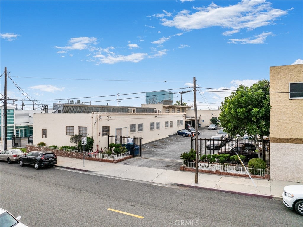 313 S Raymond Avenue