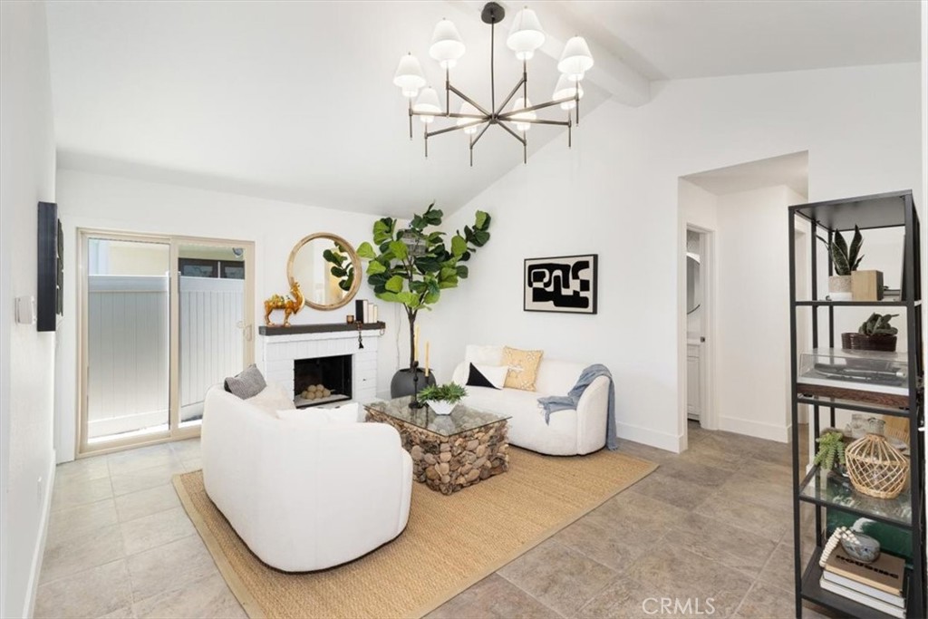 1094 Sea Bluff