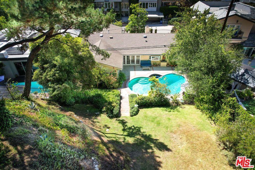 Photo of 1834 Roscomare Road, Los Angeles, CA 90077 (MLS # 25542991)