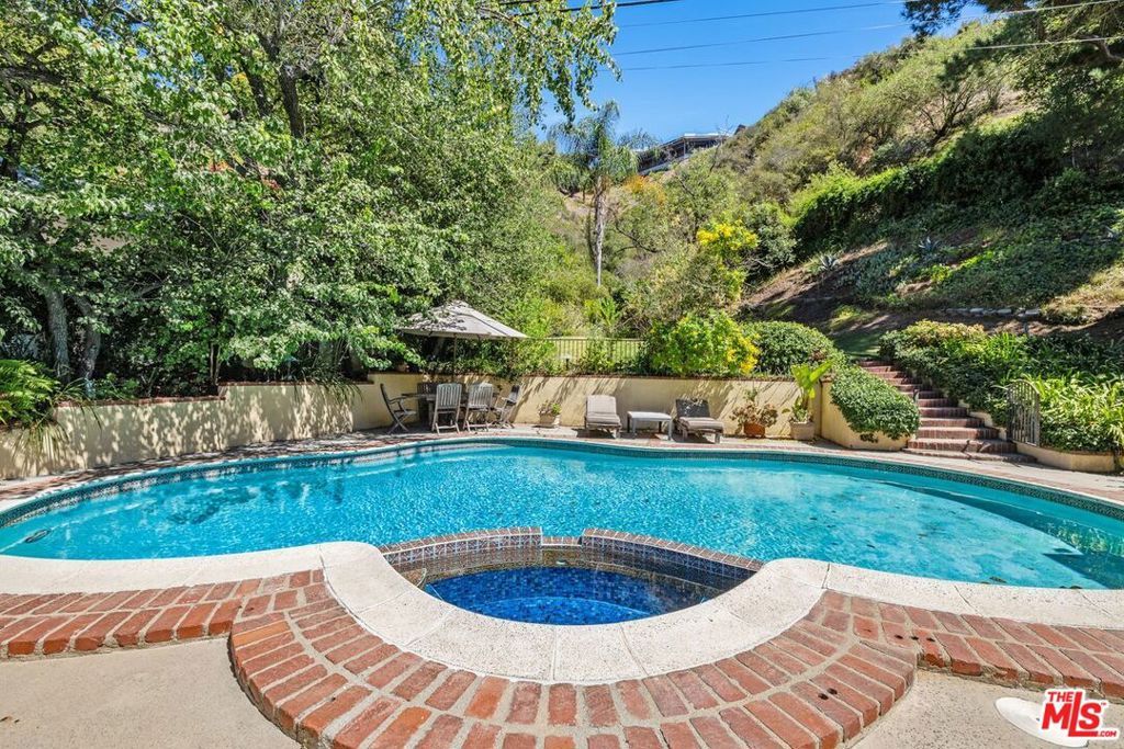 Photo of 1834 Roscomare Road, Los Angeles, CA 90077 (MLS # 25542991)