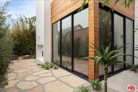 Photo of 1033 1/2 Grant Street, Santa Monica, CA 90405 (MLS # 25618785)