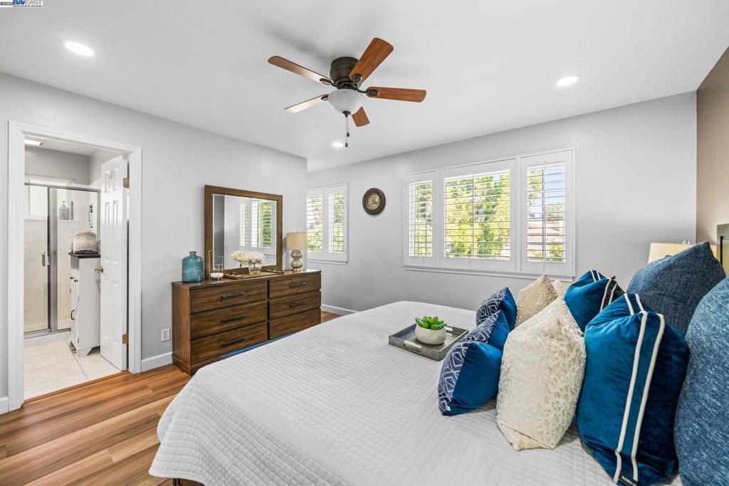 HIGHLAND OAKS - Residential