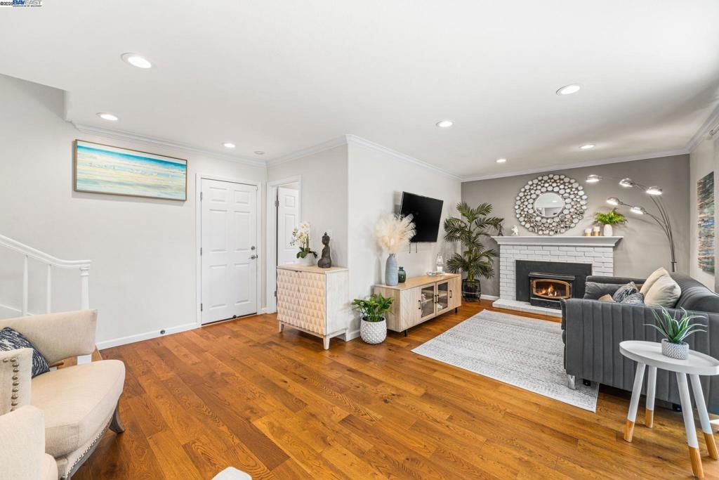 HIGHLAND OAKS - Residential