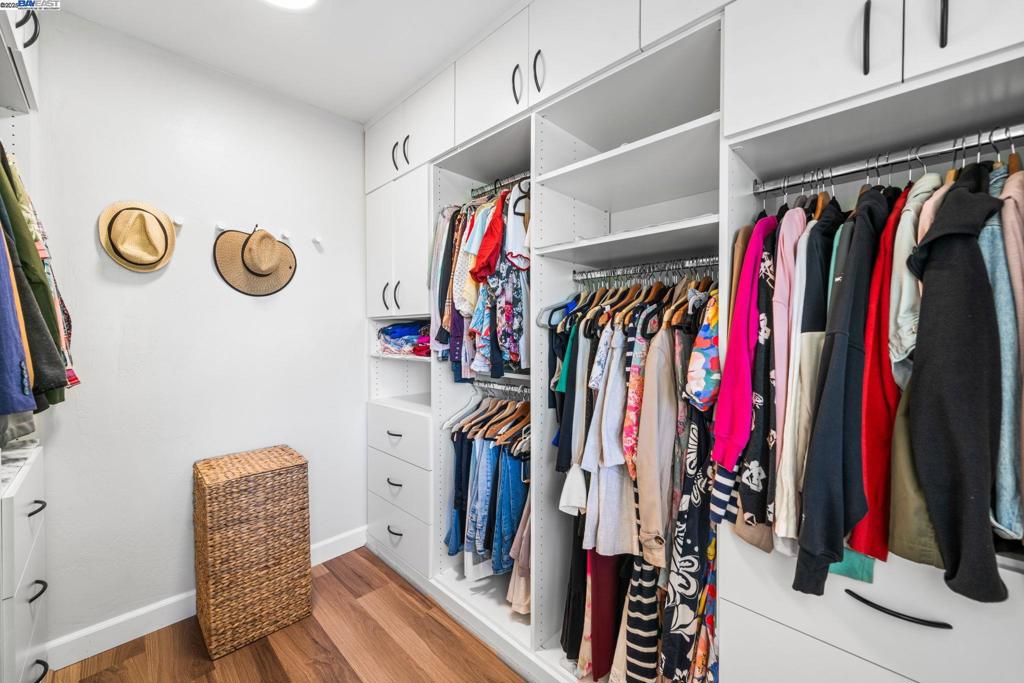 HIGHLAND OAKS - Residential