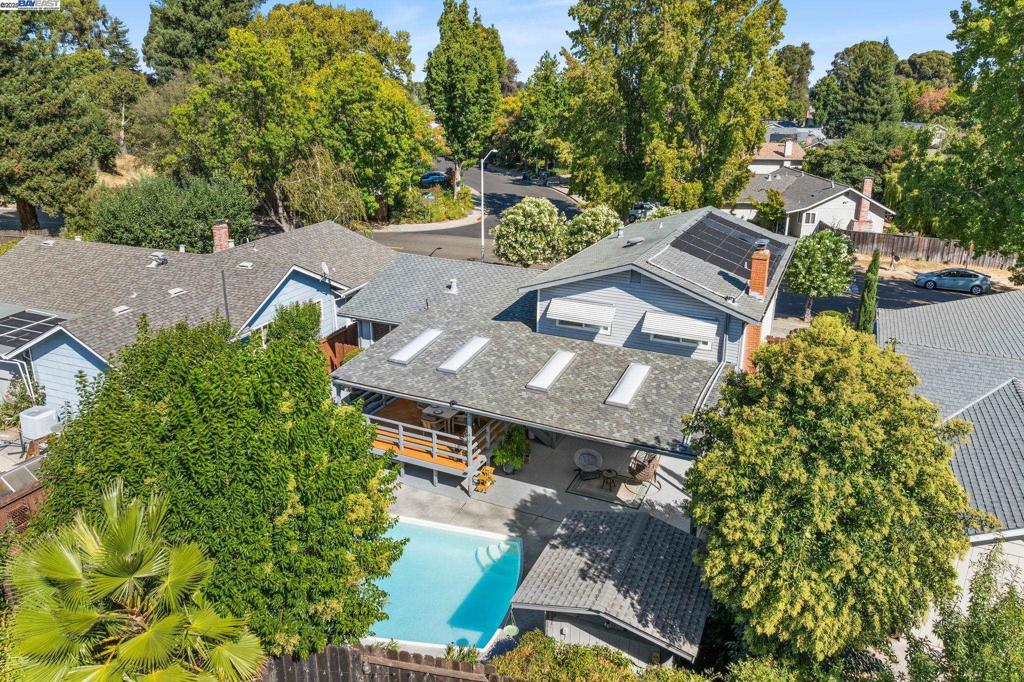 HIGHLAND OAKS - Residential