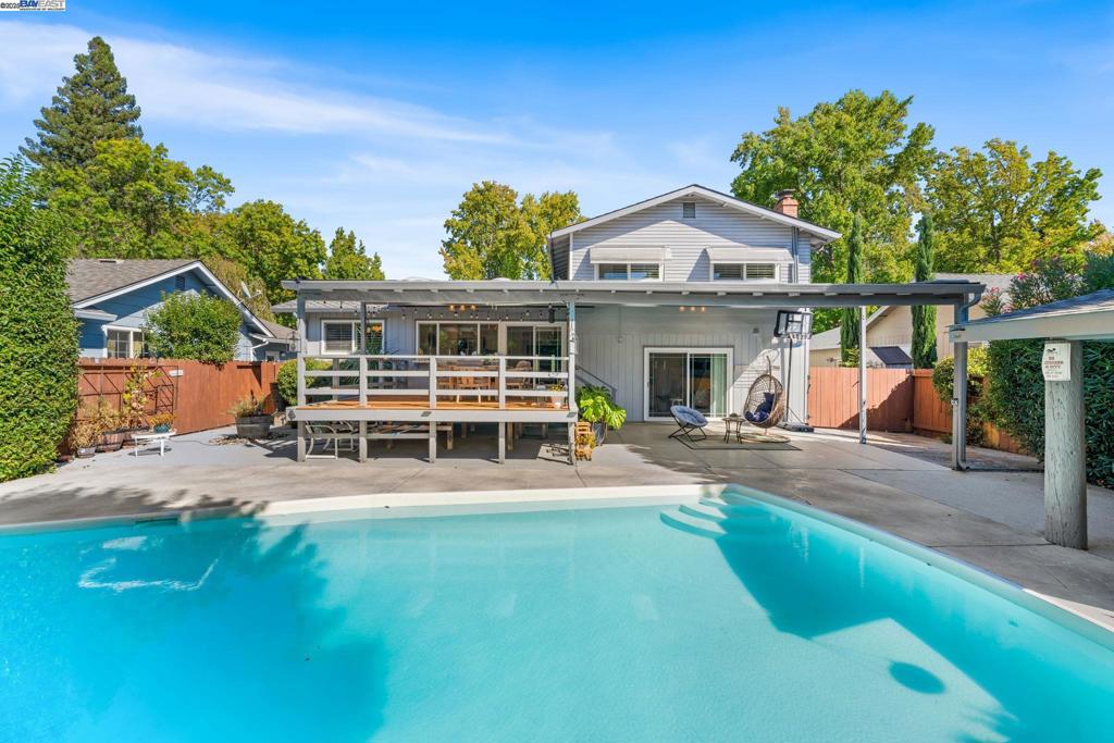 HIGHLAND OAKS - Residential