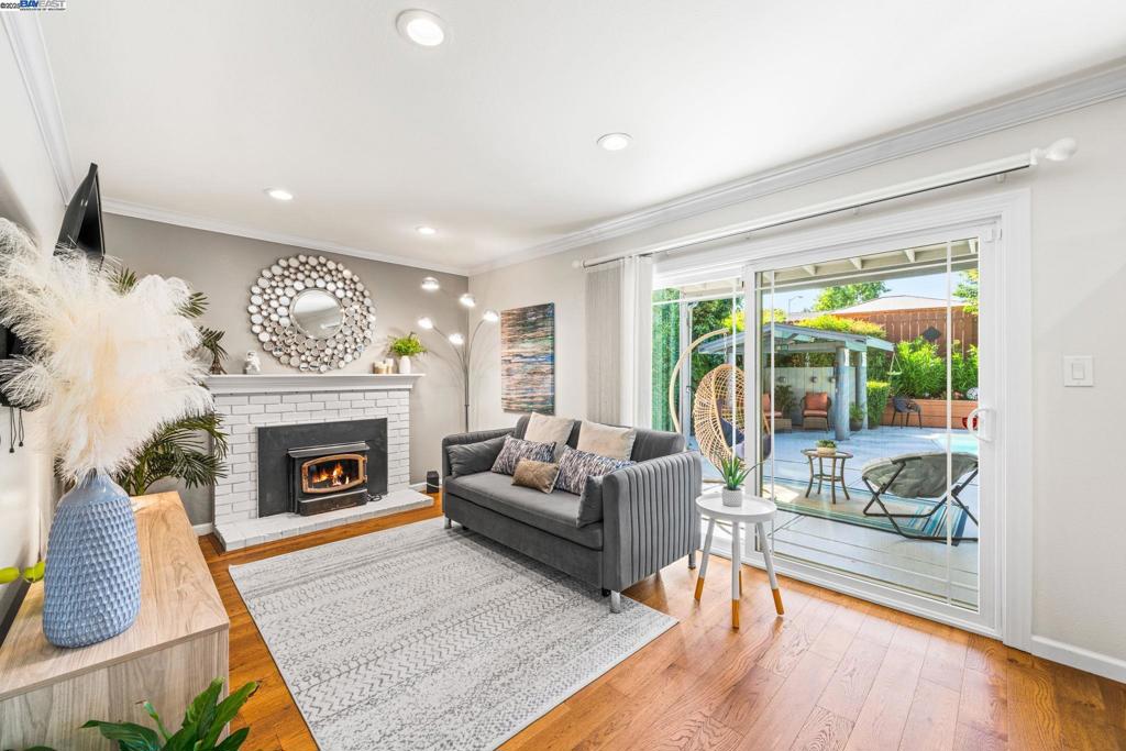 HIGHLAND OAKS - Residential