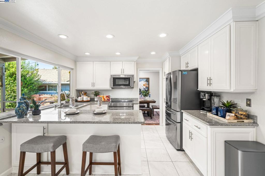 HIGHLAND OAKS - Residential