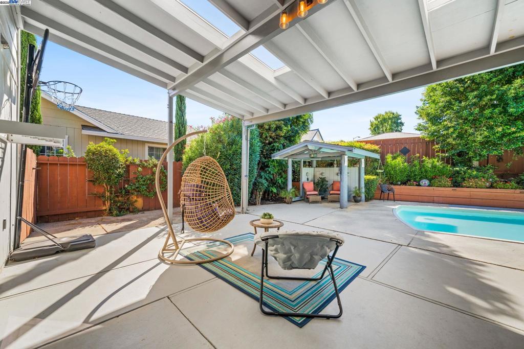 HIGHLAND OAKS - Residential