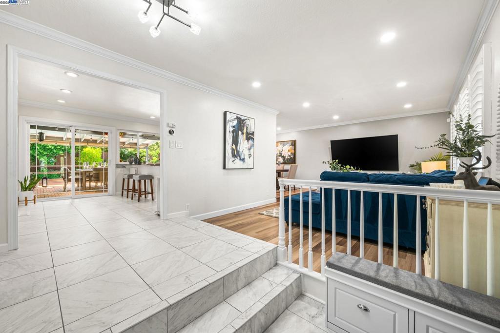 HIGHLAND OAKS - Residential