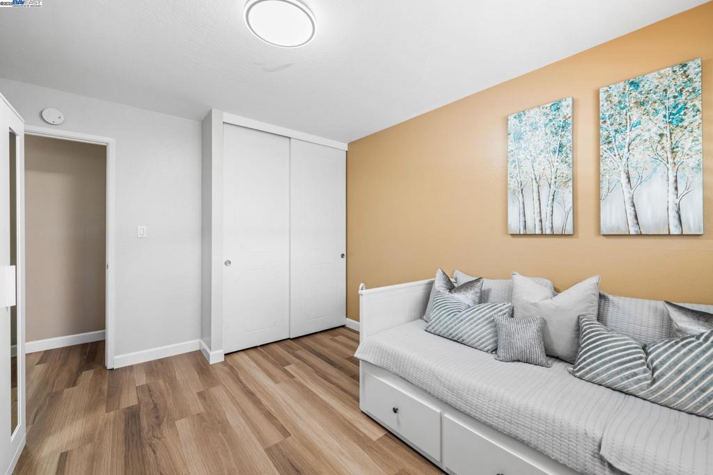 HIGHLAND OAKS - Residential