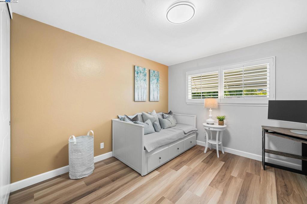 HIGHLAND OAKS - Residential