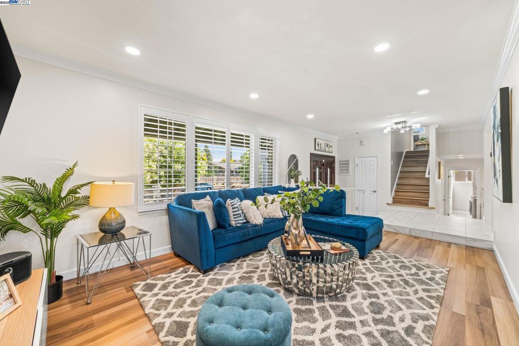 HIGHLAND OAKS - Residential