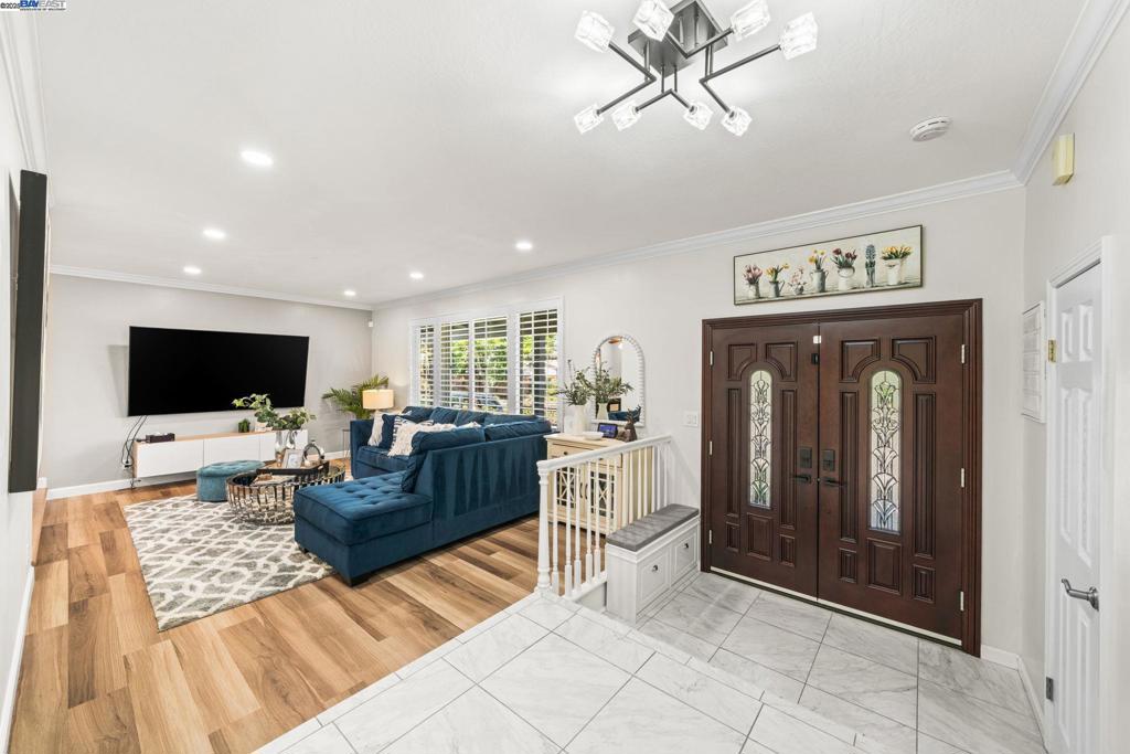 HIGHLAND OAKS - Residential