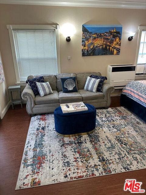 Photo of 1025 Locust Avenue #6, Long Beach, CA 90813 (MLS # 25573361) Photo of 1025 Locust Avenue #6, Long Beach, CA 90813 (MLS # 25573361)