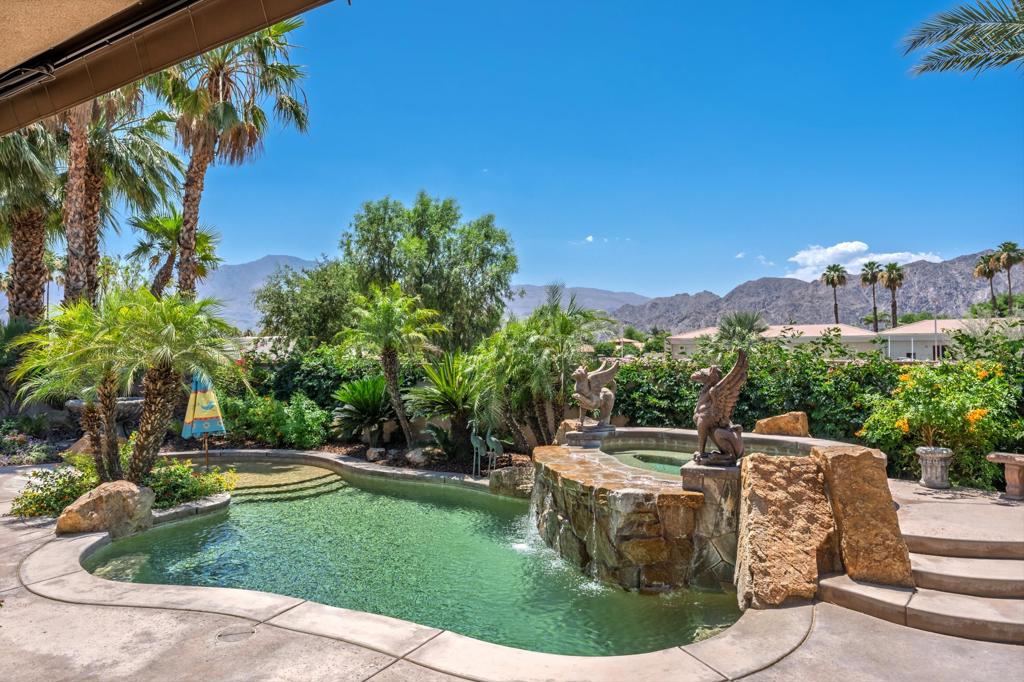 54245 Cananero Circle