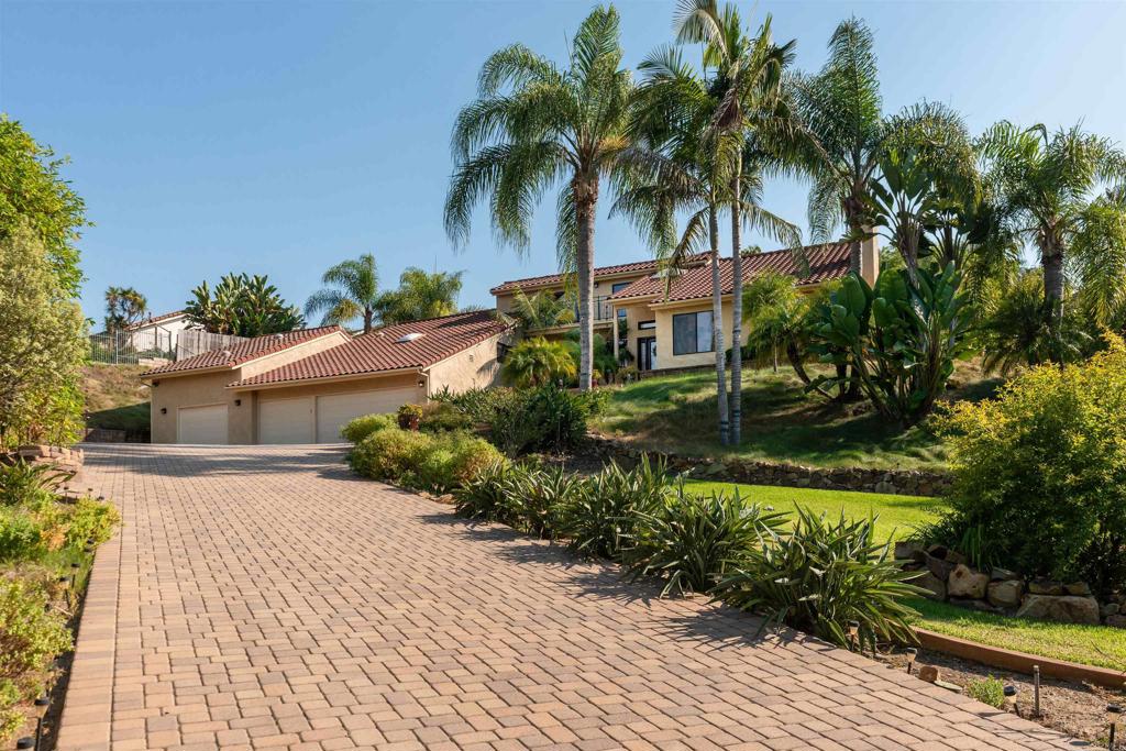 6541 Vispera Place