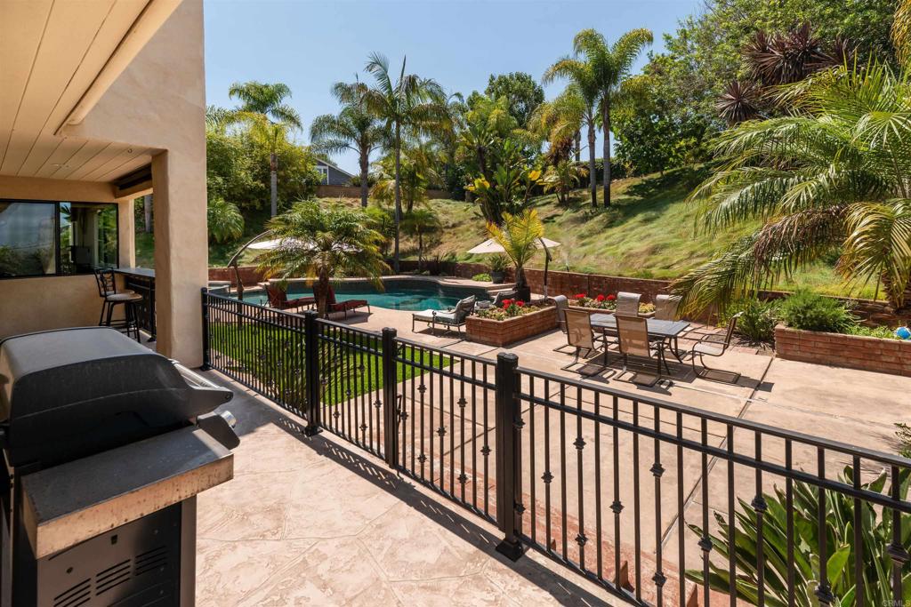 6541 Vispera Place