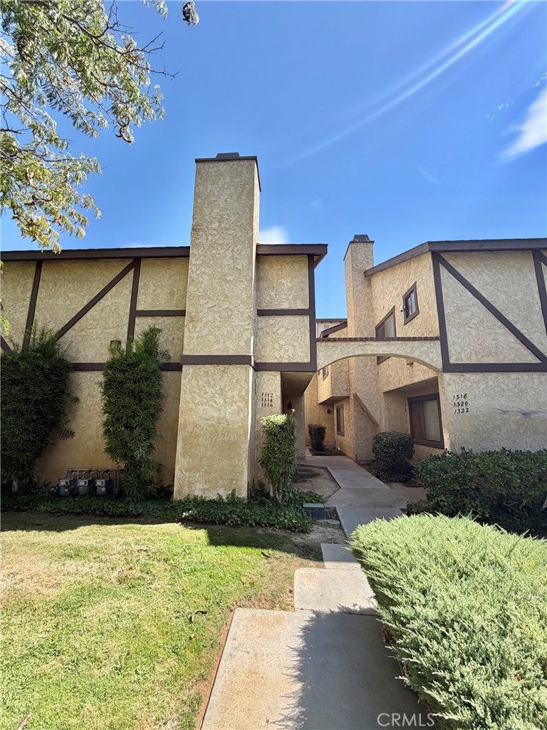 Photo of 1316 W Avenue J4, Lancaster, CA 93534 (MLS # SR26177506)
