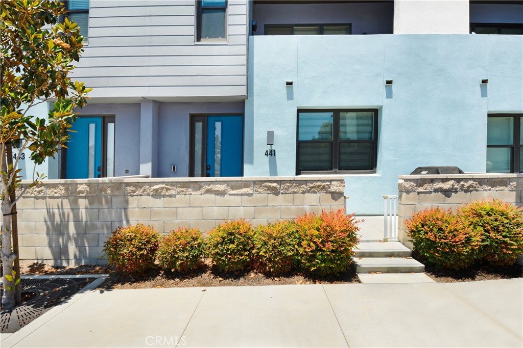 441 Village Way