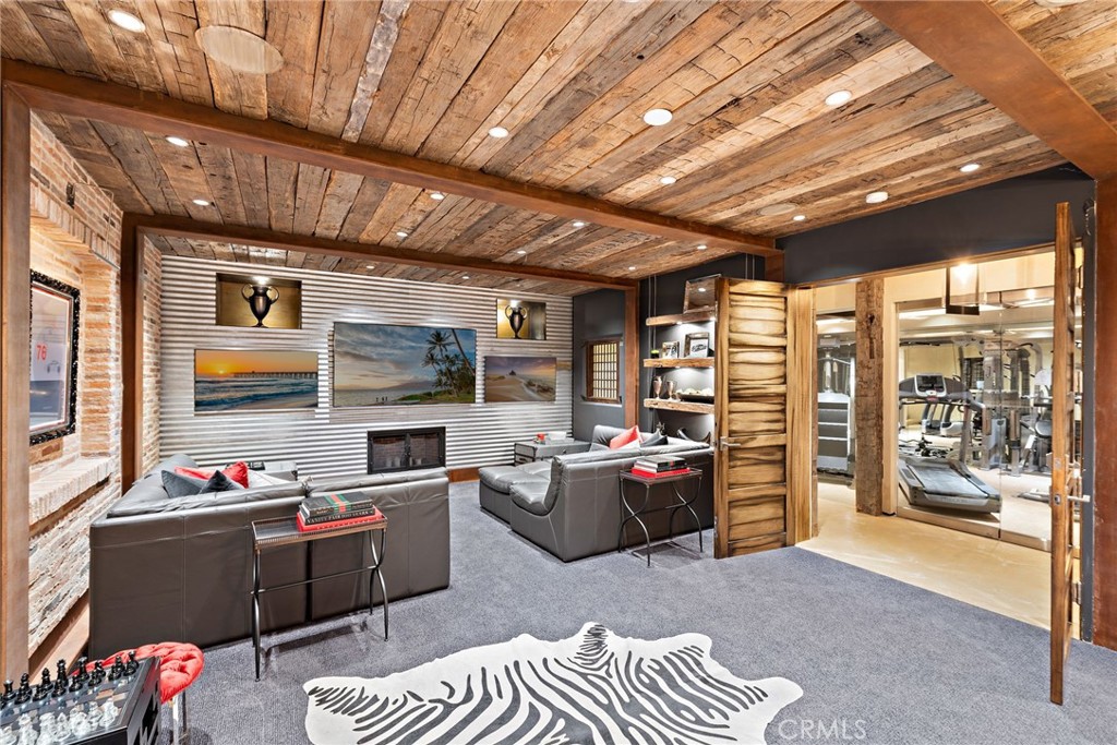 Shady Canyon Custom (SHDC) - Residential