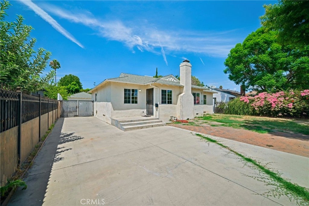 7419 Gaviota Avenue, Van Nuys CA 91406
