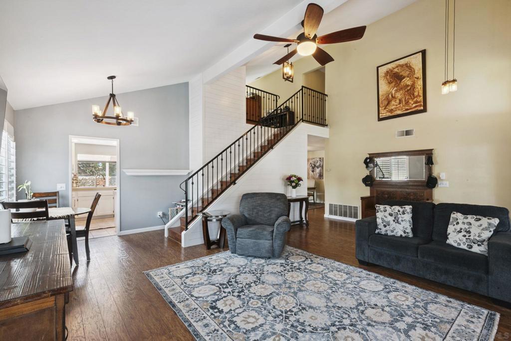 1355 Knoll Drive