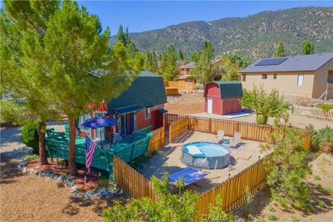 Photo of 16505 Oakwood Way, Pine Mountain Club, CA 93222 (MLS # SR26153080)