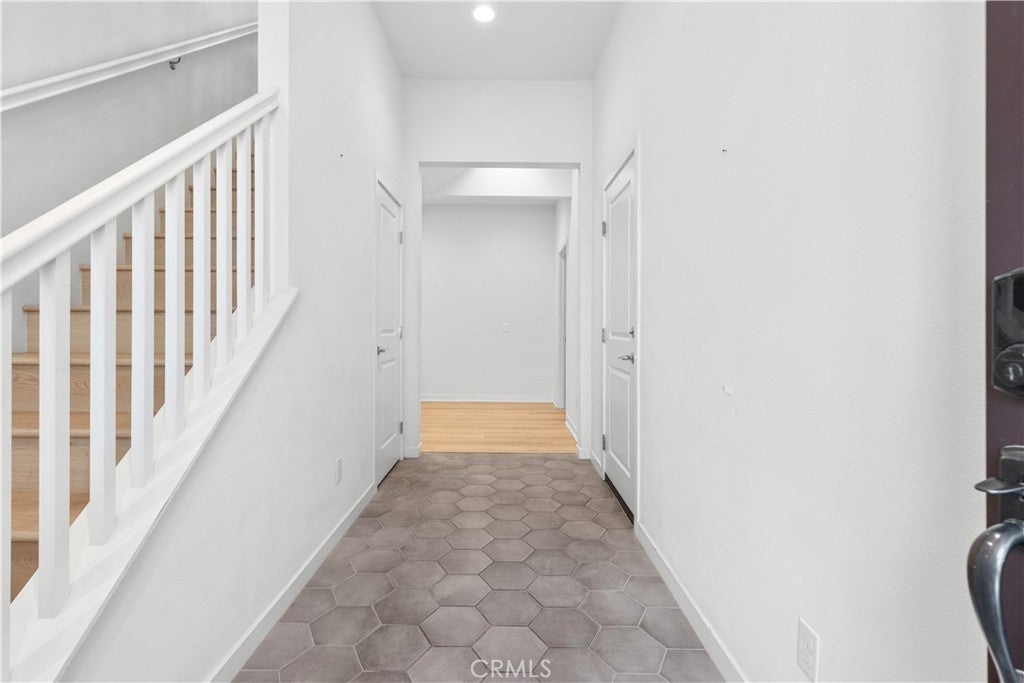 604 White Oaks
