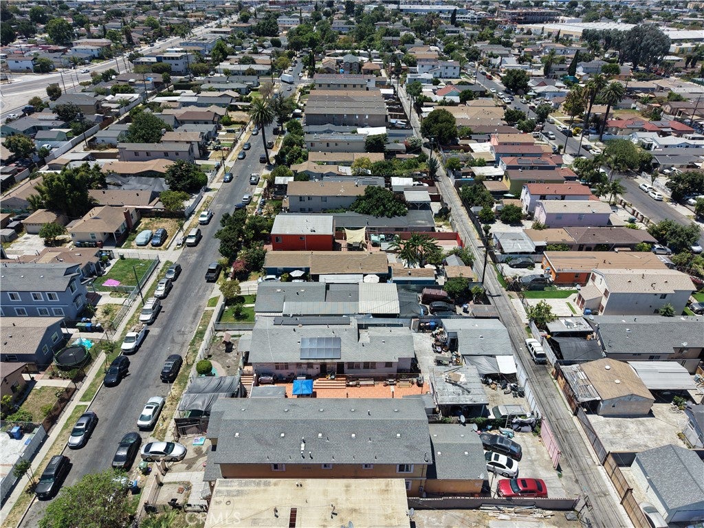 1105 E 113th