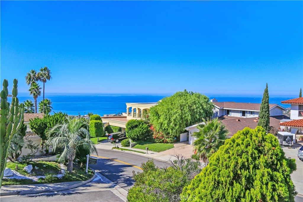 Photo of 308 E Avenida Cordoba, San Clemente, CA 92672 (MLS # OC26094164)