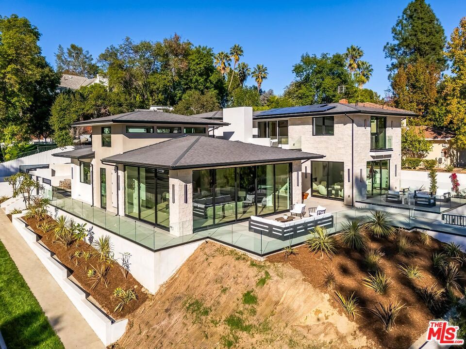 16879 Mooncrest Drive