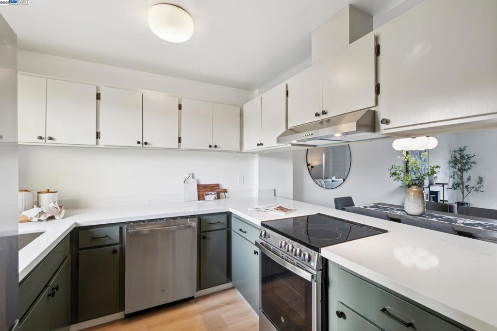 BAY FARM ISLAND - Residential