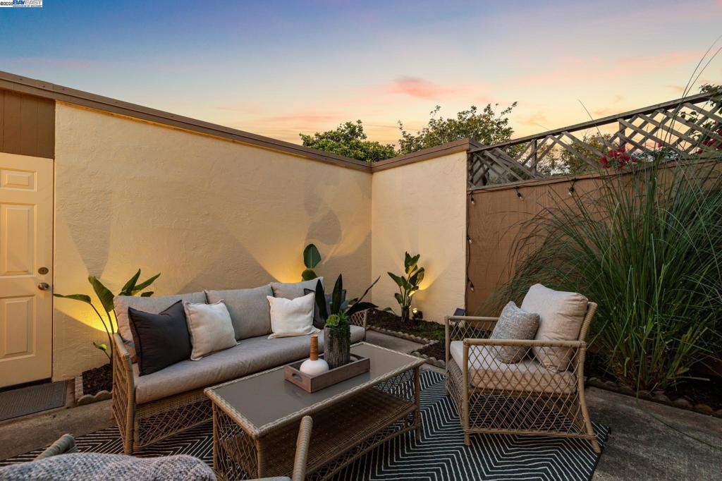 BAY FARM ISLAND - Residential