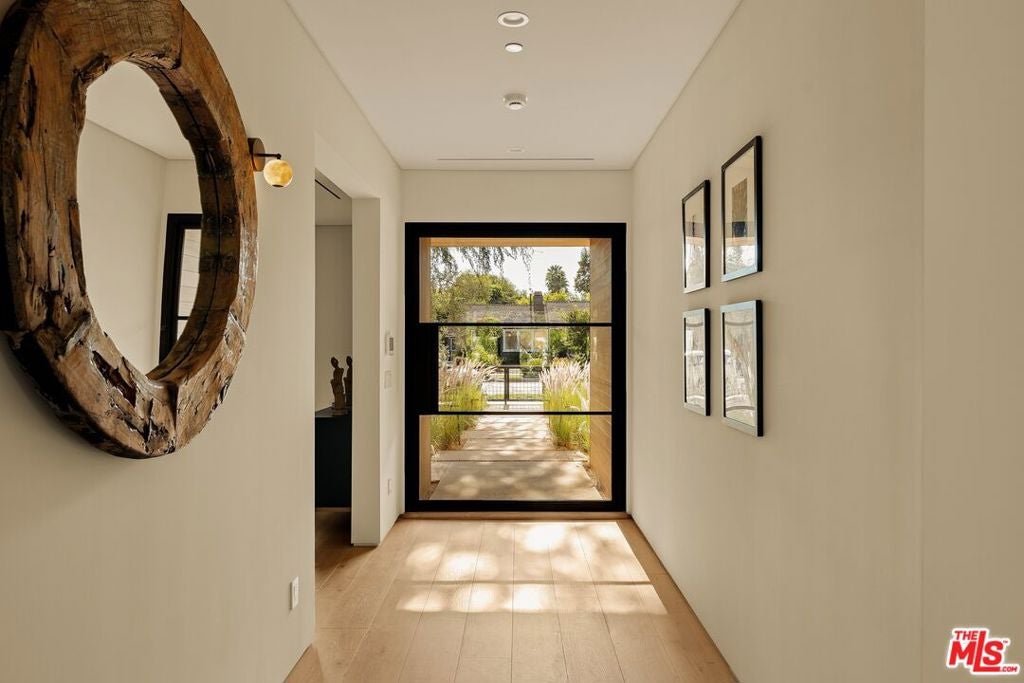 Photo of 5034 Varna Avenue, Los Angeles, CA 91423 (MLS # 26868189)