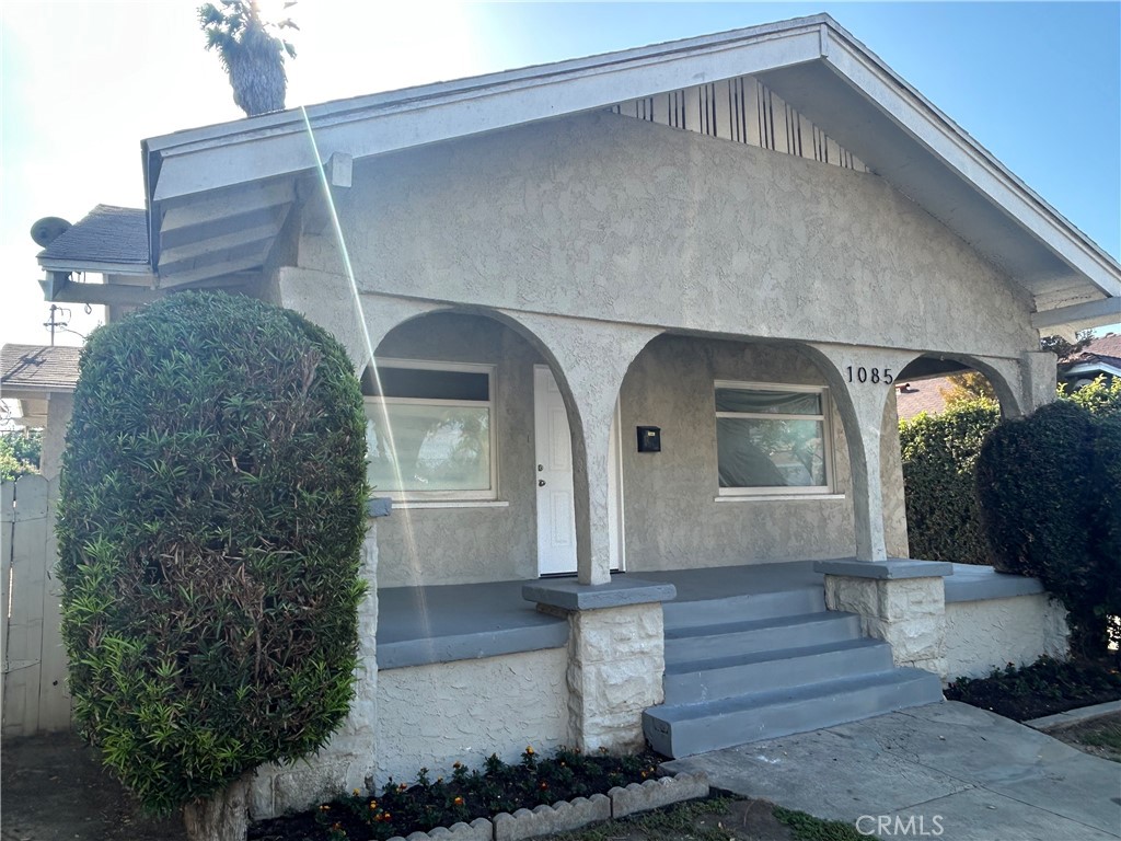 1085 Raymond Avenue