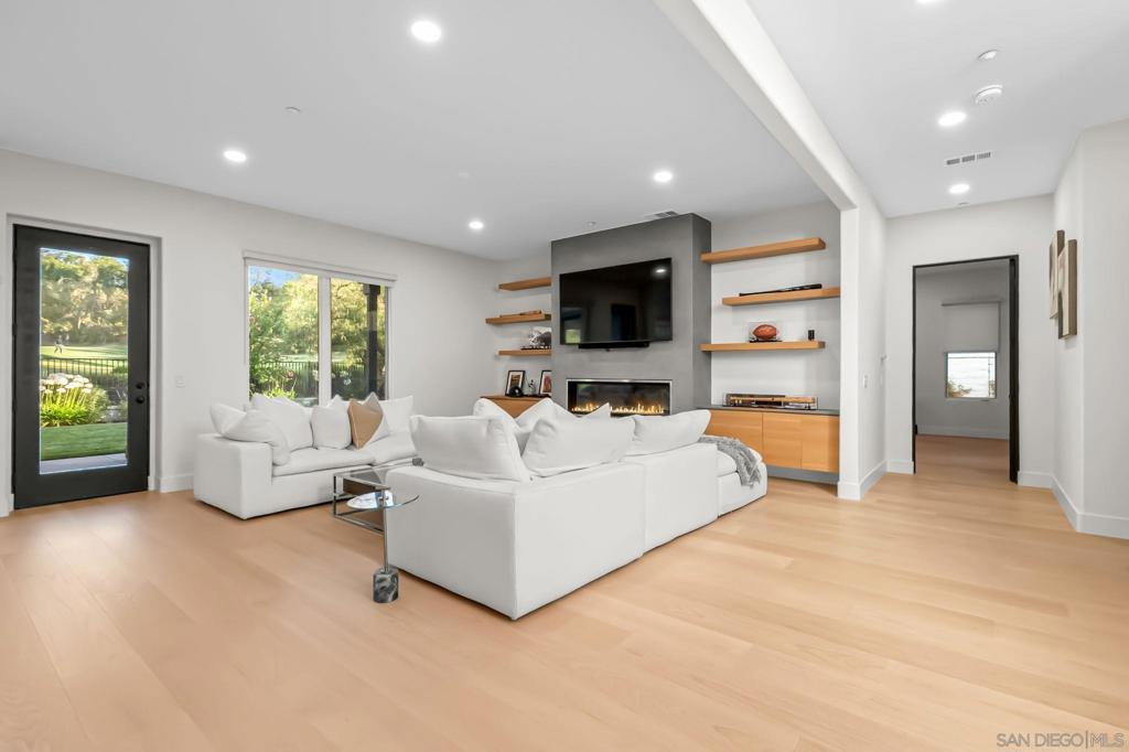 Rancho Santa Fe - Residential