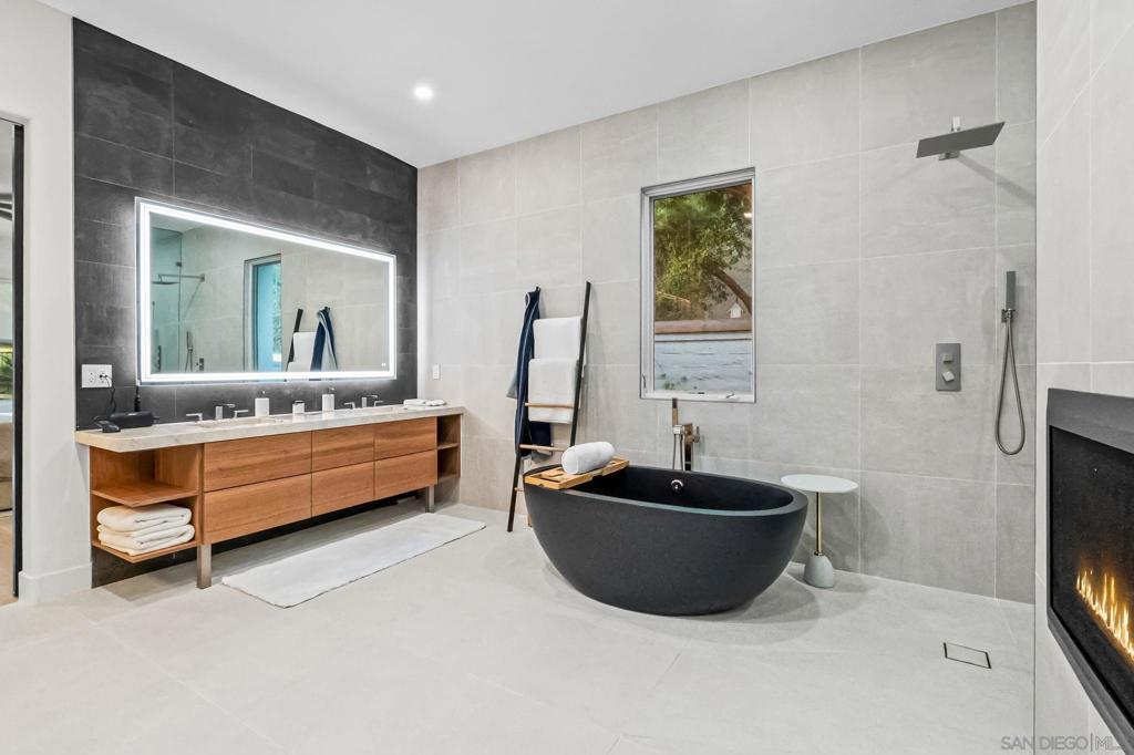 Rancho Santa Fe - Residential