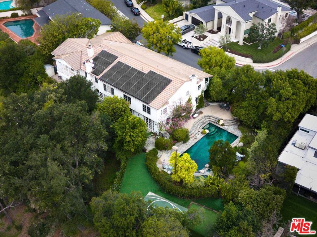 Photo of 3541 Westfall Drive, Encino, CA 91436 (MLS # 26654939)