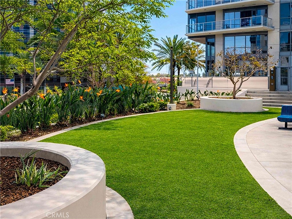 9 MacArthur Place 304