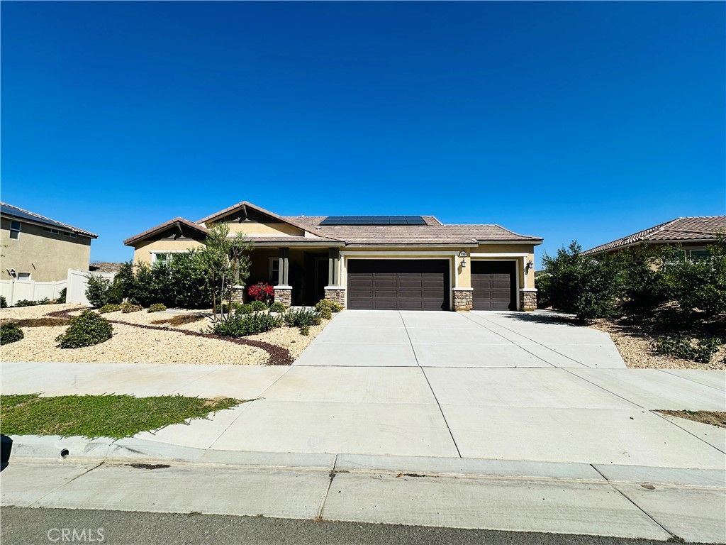 Photo of 553 Chalakat Ct, San Jacinto, CA 92582 (MLS # SW25230305)