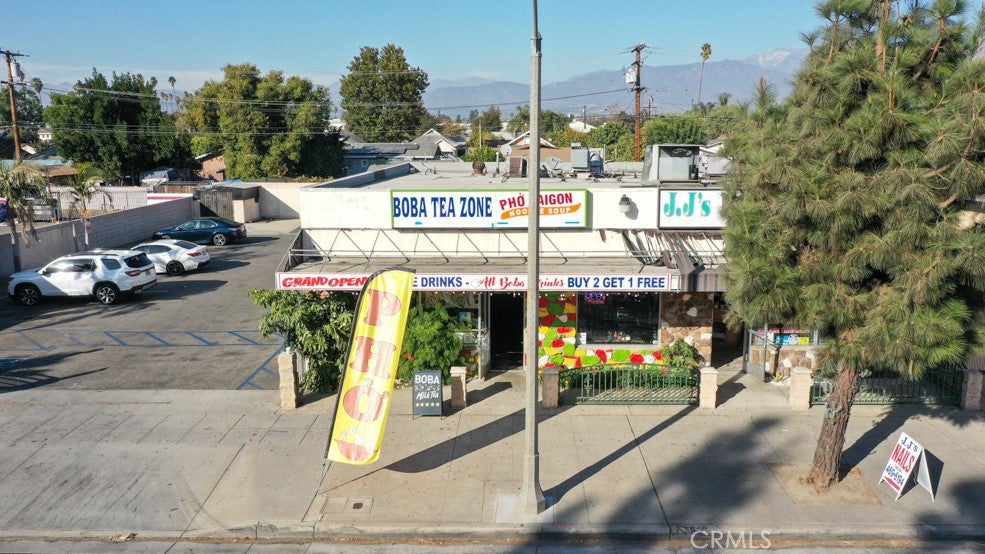 961 E Mission