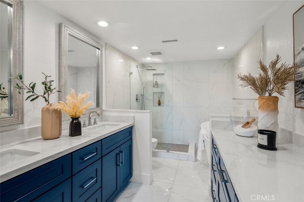Lake Forest Keys (LK) - Residential