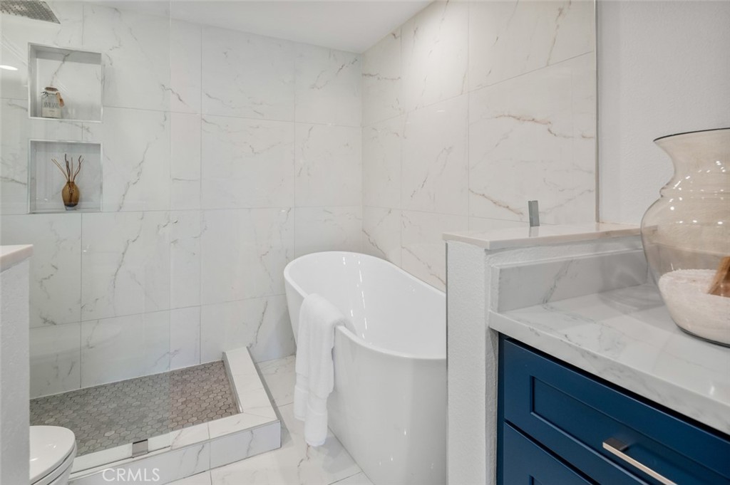 Lake Forest Keys (LK) - Residential