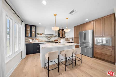 Photo of 177 S Gardner Street, Los Angeles, CA 90036 (MLS # 26859193)